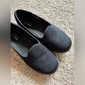 Skechers Womens Go Walk Lite Sweet Gal Slip-on, Black, 8.5